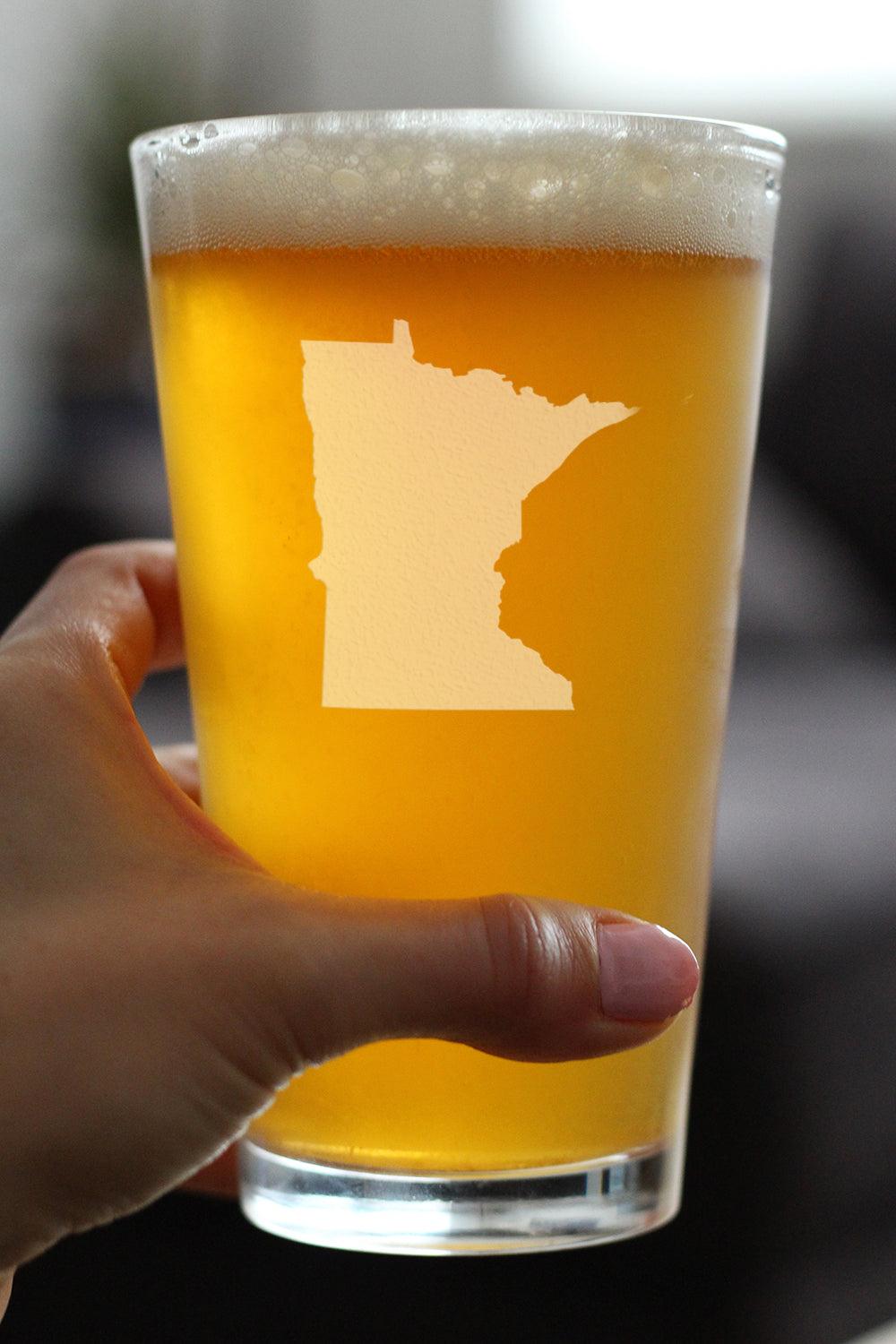 Minnesota State Outline Pint Glass for Beer - State Themed Drinking Decor and Gifts for Minnesotan Women & Men - 16 Oz Glasses